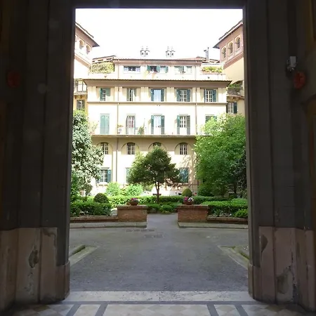 Mazzini Pensión 2*